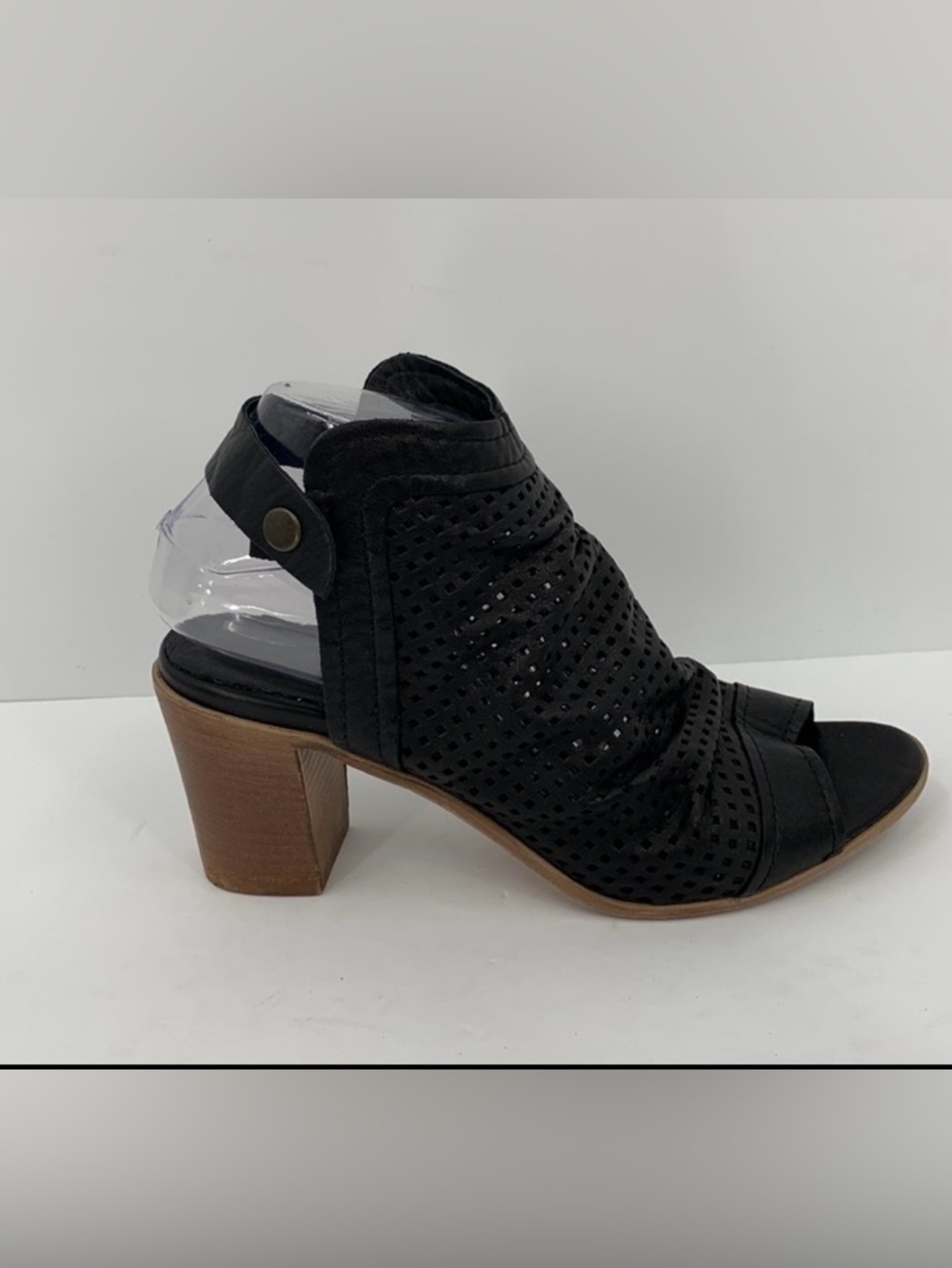 Bueno Udo bootie peeptoe sandal shoe heel black perforated leather ruched 40 9
